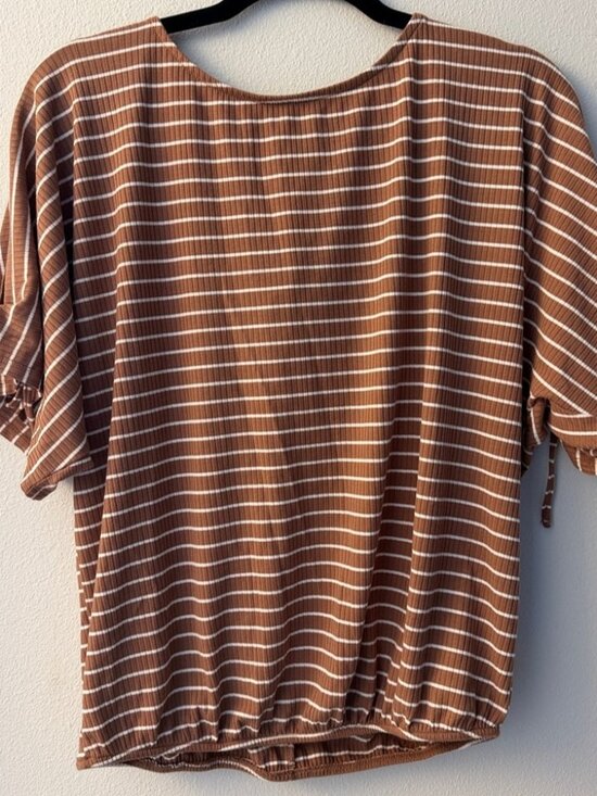 Tops - Short Sleeve Top